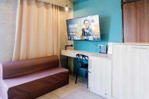 Spacious Condo with 50in TV & Netflix, Near Malls