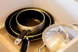 Spacious Condo with 50in TV & Netflix, Near Malls