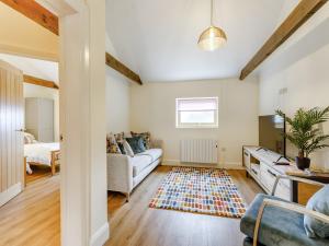 Woodpecker Barn - Uk38613