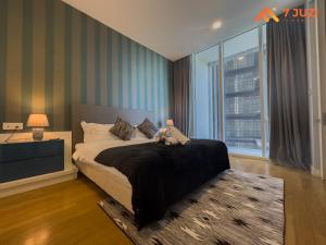 Sky Pool KLCC 2BR Platinum Suite C33 with Netflix