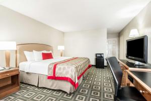King Room - Smoking  room in Ramada by Wyndham Xenia