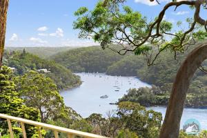 Spacious 4-Bed Home Water Views in Castle Cove