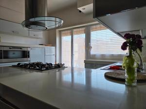 Fronte mare con grande terrazzo spiaggia sotto casa - WiFi