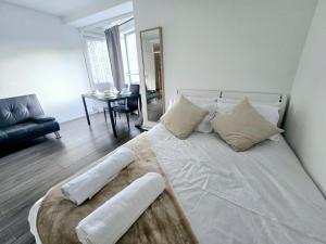 Imam - Halliday House