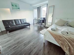 Imam - Halliday House