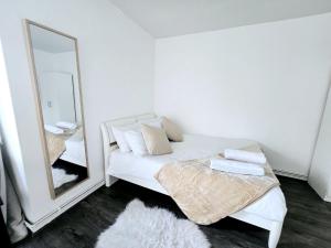 Imam - Halliday House