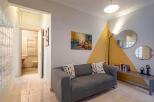 Meros - Athenian Residencies