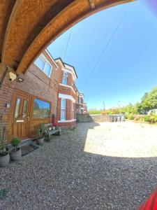 Bournemouth Town Walk to Beach Train Bus Clubs Night life Parking Kitchen etc