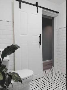 Stylish 1 Bedroom Apartment with Beautiful Sea View