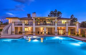 vegas saltwater, a luxury pool villa with 5BR, Spa, wet deck on a half acre lot