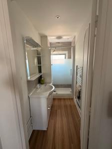 Appartement spacieux rénové, vue mer - 2 chambres