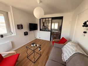 Appartement spacieux rénové, vue mer - 2 chambres