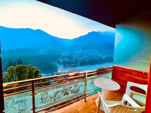 Naina Deventure Resort, Manali - Premium Rooms with Centrally Heated & Scenic View