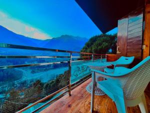 Naina Deventure Resort, Manali - Premium Rooms with Centrally Heated & Scenic View
