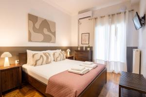 Standard Apartment with Balcony (2-4 Adults) room in Theseum Hill