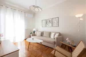 Two-Bedroom Apartment room in Theseum Hill