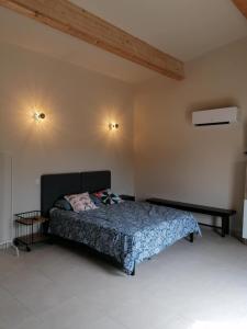 Gite neuf avec accès sauna, bain a remous