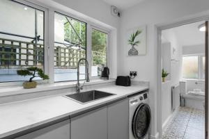 Long Stay Large 4BR close to City Centre