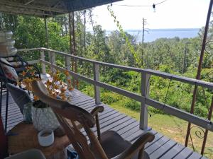 COUPLES GETTAWAY! LAKE Eufaula private Cottage! BEAUTIFUL VIEWS! Couples, Honeymoon, Family of 3,BOAT PARKING