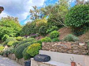 Rez de Jardin dune Bastide VILLA LA GARDI avec Piscine privée