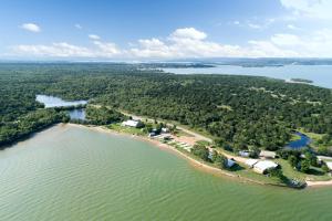Oasis Lake Buchanan