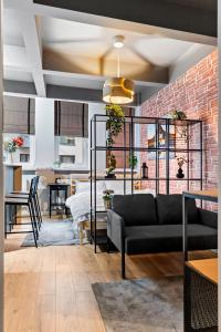 Old Town Smârdan Studios - Central Lively Area