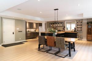 Cozy Private Suite with Year-Round Hot Tub