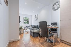 Modern Leeds city centre 2BR Apt - Sleep 8