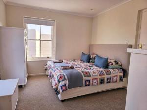 Escape to Hermanus Spacious Family Home