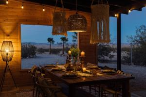 New Private Boho Retreat w Cowboy Pool, Hot Tub - 4hvězdičkové hotely ve městě Twentynine Palms