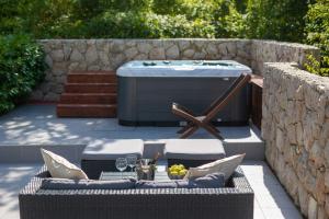 Beautiful villa AURORA with private pool, sauna and jacuzzi