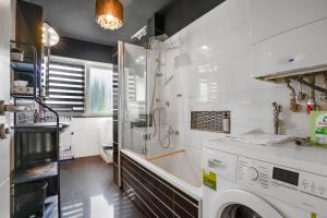 KATIES Apartments Augsburg - Zentral - 4 Zimmer - 7 Personen - 2 Parken - Nintendo Switch - DisneyPlus - E-Kamin