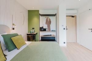 Appart'hotels Appart Hotel Neostelia : Appartement avec Vue et Balcon