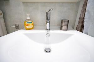 Roussas place-Dafni Metro 1