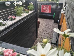 Little House On The Hill Walks Castle Restaurants 2 mins away