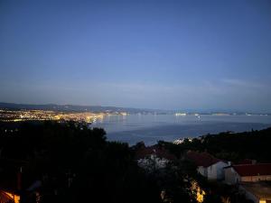 Two-Bedroom Apartment Kolak with Sea View Terrace