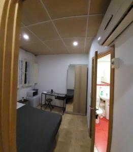 Small Double Room room in Barcelona Rooms 294