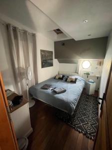 Sejours chez l'habitant Peniche Bonne Chance : Chambre Double avec Salle de Bains Commune