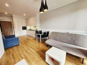 FIRST -- Green Żoliborz Apartment 4