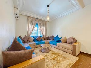 Élégant Appartement 2 Chambres avec Piscine et Climatisation à Guéliz