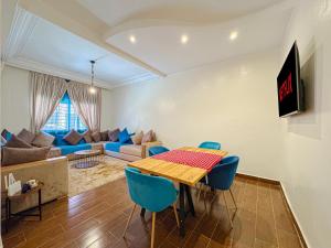 Élégant Appartement 2 Chambres avec Piscine et Climatisation à Guéliz