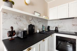 Kartuska Modern Apartment by BookingHost