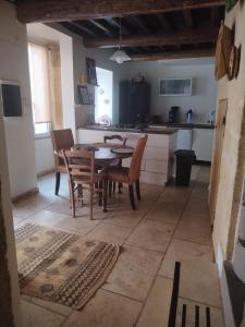 Maisons de vacances Maison de village a deux pas de la riviere : photos des chambres