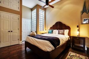 Chic Loft | Downtown | Front & Market