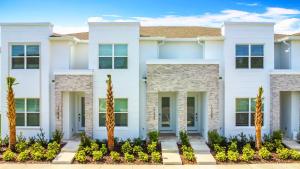 Spacious 3BR with Clubhouses and Splash Fun