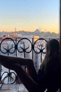 Historical Flat Unique Terrace AC in Beyoğlu Galata