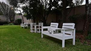 Sizanazo Guest House - in the Heart of Northcliff Hill