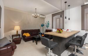 4 Bedroom Stunning Home In Crikvenica 