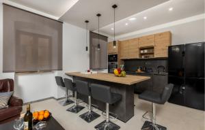 4 Bedroom Stunning Home In Crikvenica 