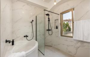 4 Bedroom Stunning Home In Crikvenica 